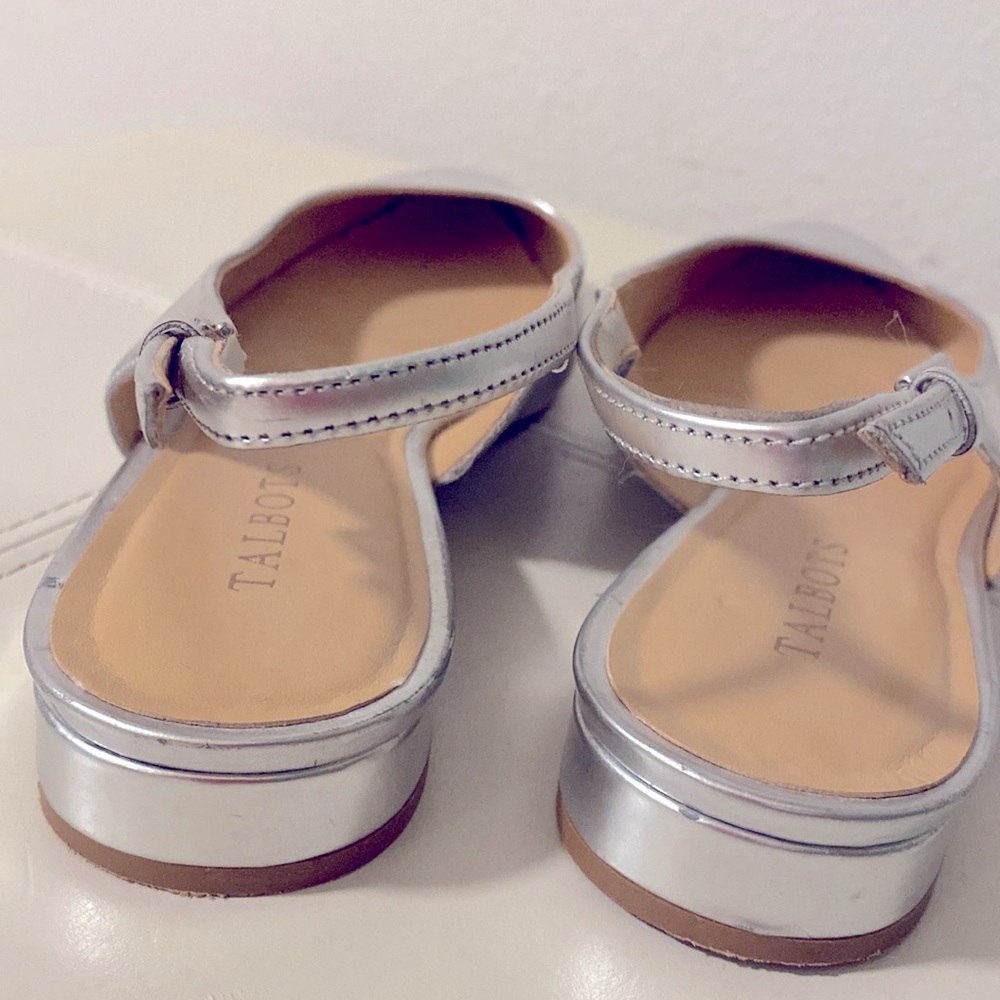 Talbots  Silver Women's Genuine Leather Sling backs 9-1/2 M - Picture 7 of 10